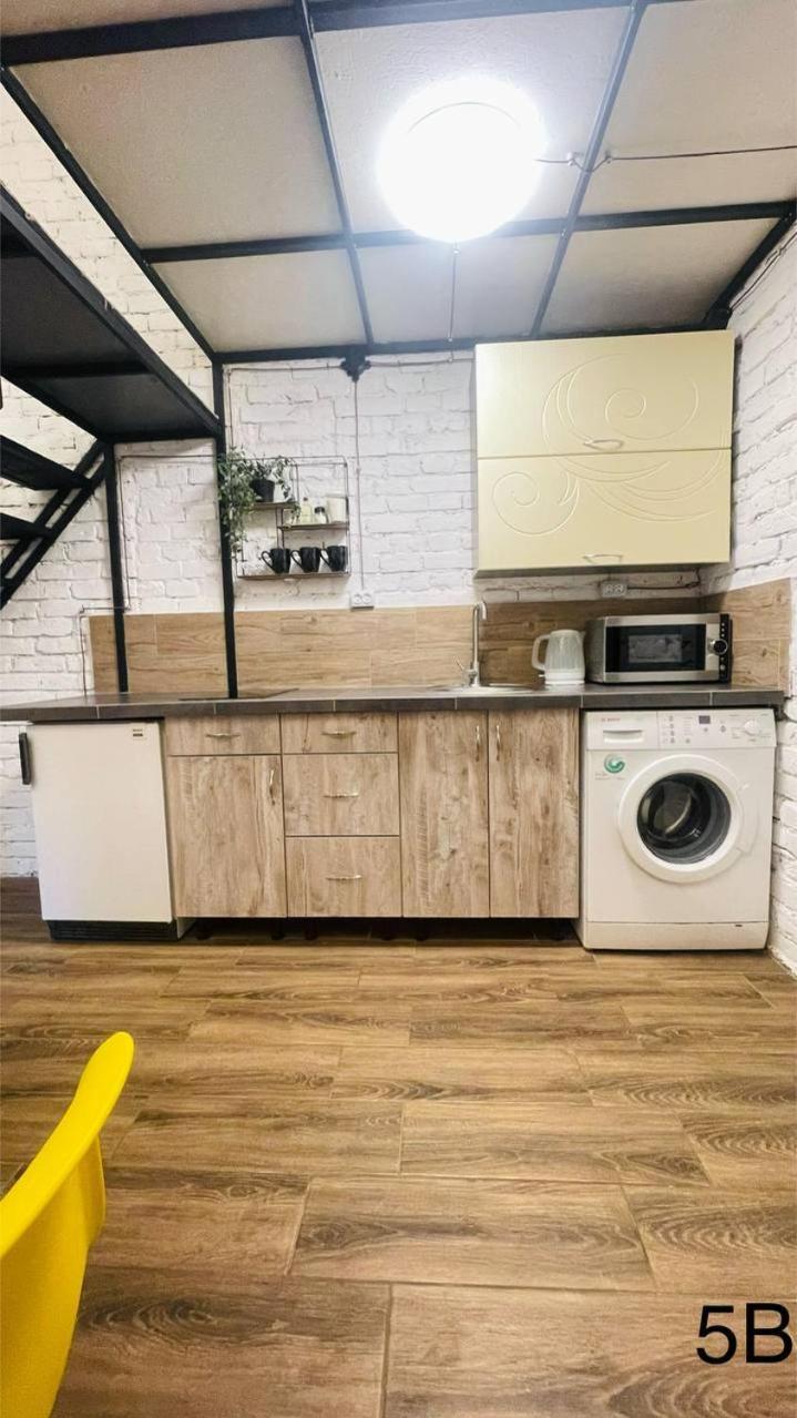 Apartment квартира-студія в самому центрі міста біля кобилянської *