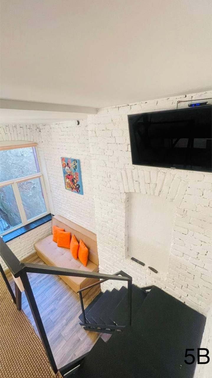квартира-студія в самому центрі міста біля кобилянської Apartment
