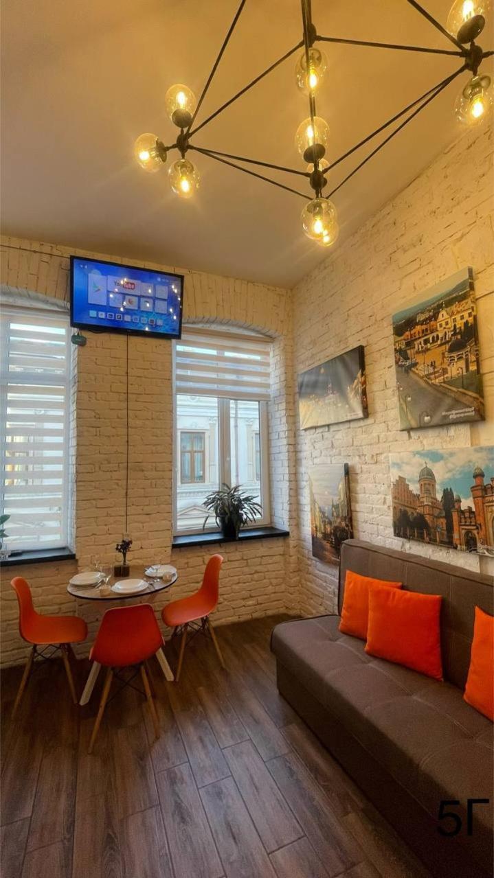 Apartment квартира-студія в самому центрі міста біля кобилянської
