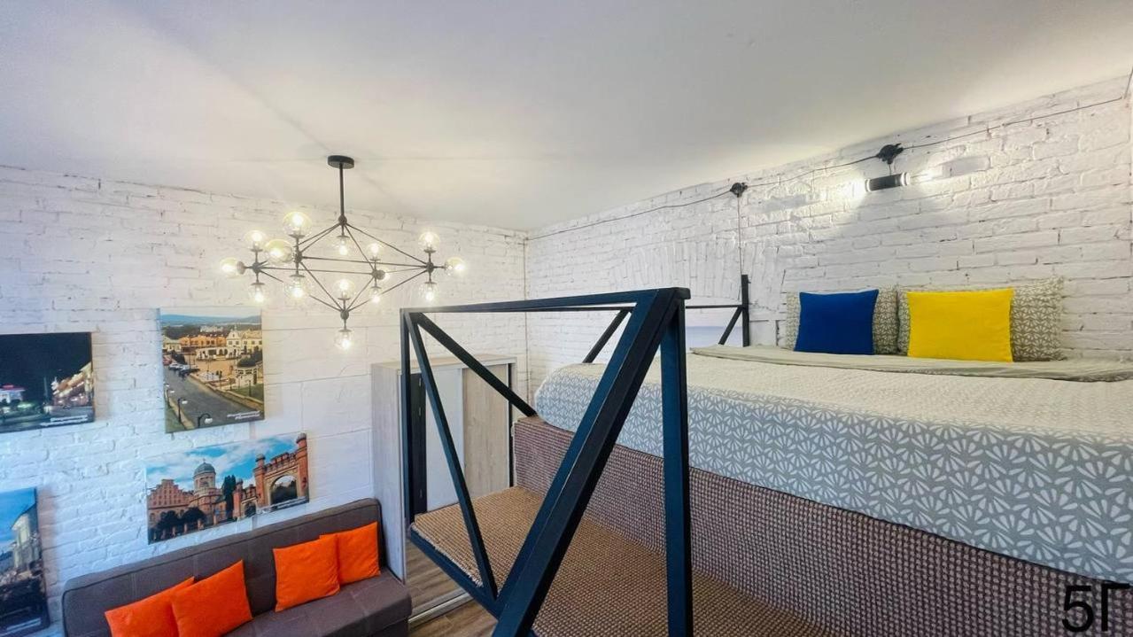 Apartment квартира-студія в самому центрі міста біля кобилянської *